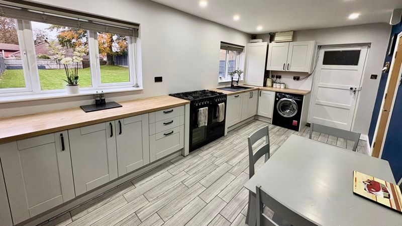 Property photo 3 of 17 Photo 5