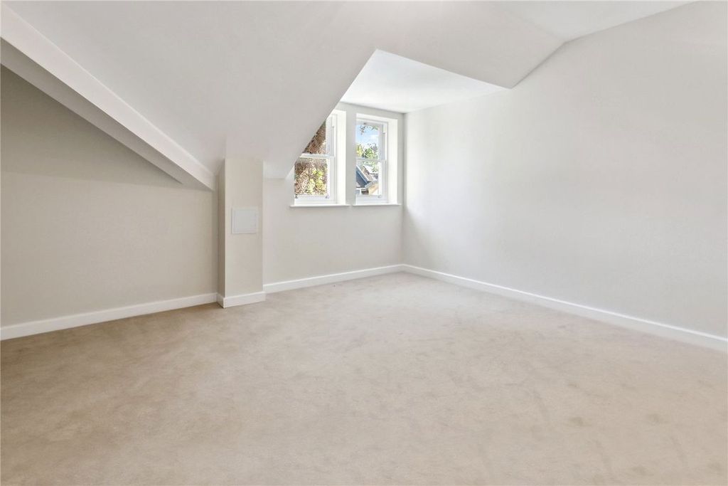 Property photo 3 of 5