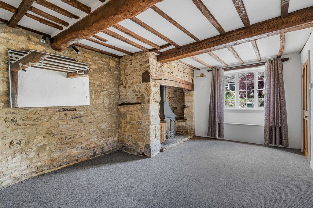 Property photo 3 of 39