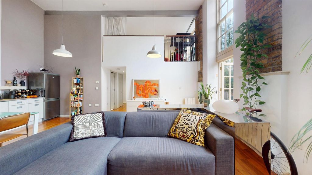 Property photo 2 of 25 Flat 1, Stepney City Apartments - 9Qeltudbetcautmo