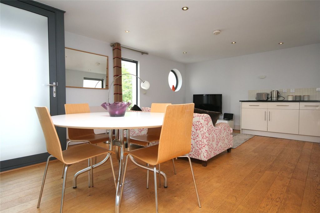 Property photo 3 of 9 Picture No. 05