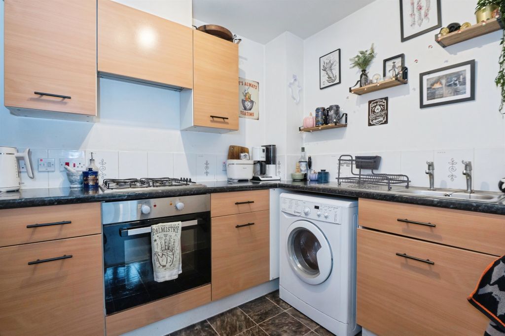 Property photo 3 of 11