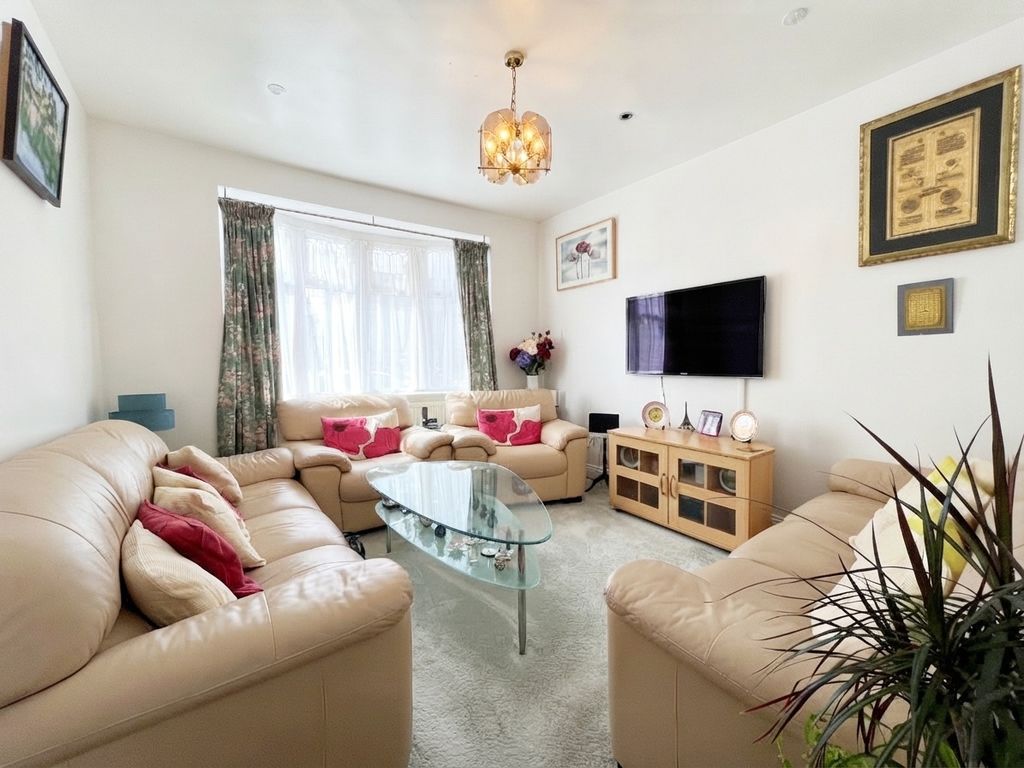 Property photo 2 of 20 5416541