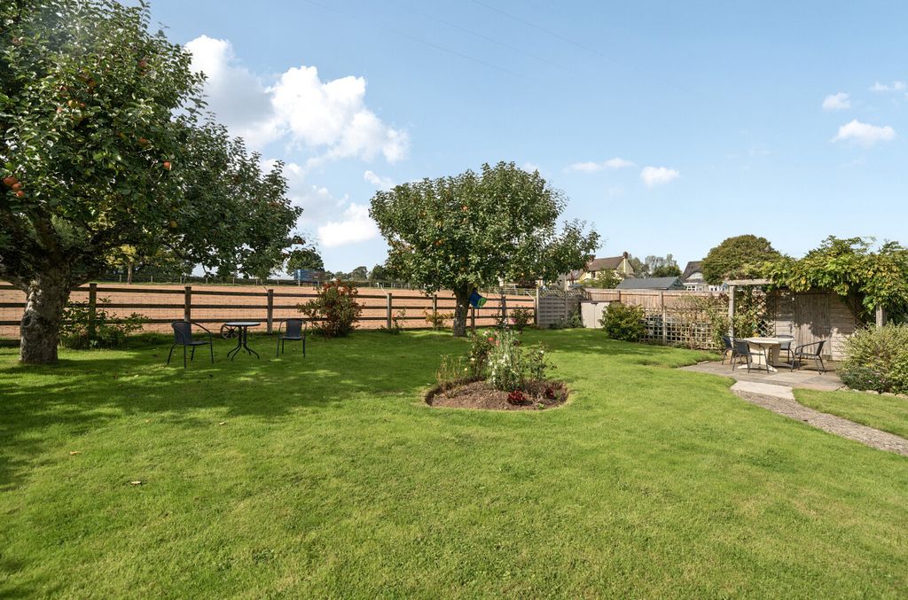 Property photo 2 of 27 Rear Garden