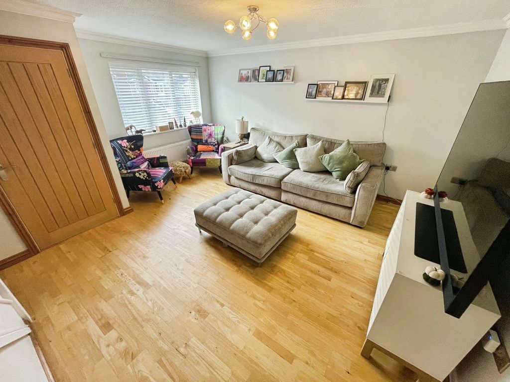 Property photo 3 of 19