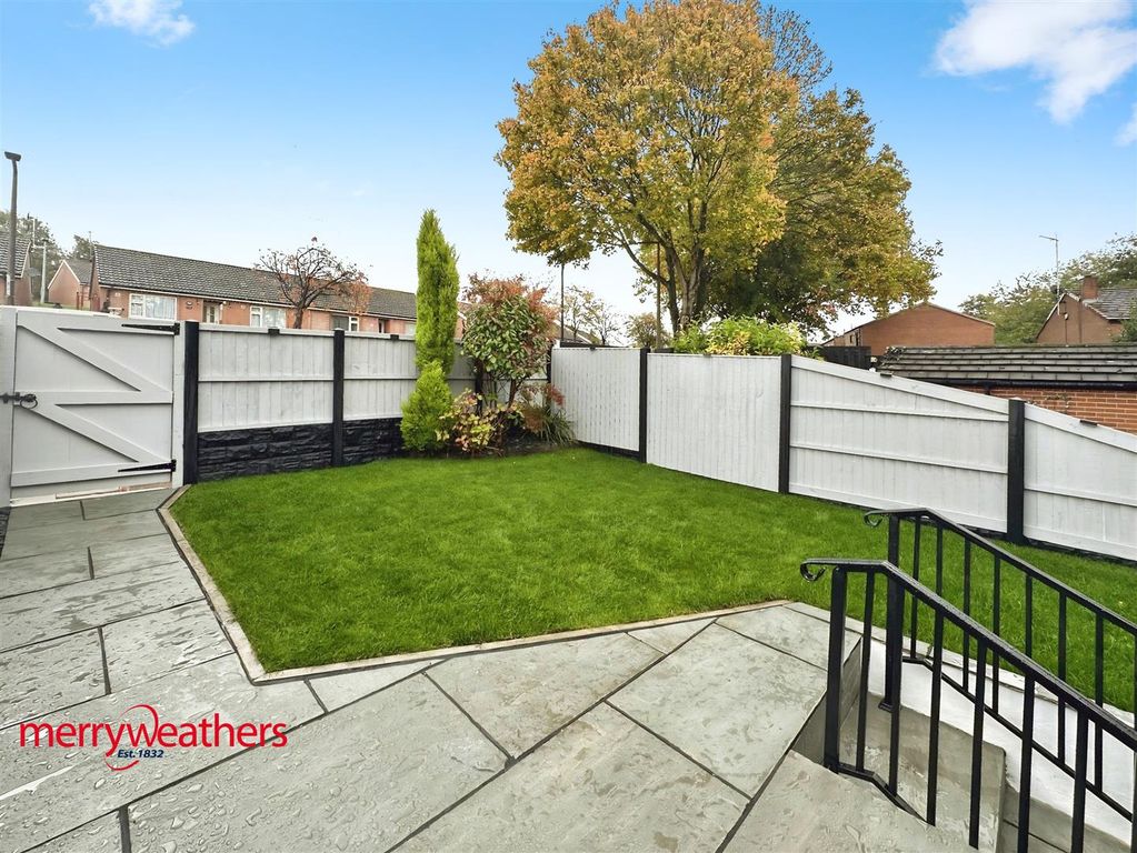 Property photo 2 of 13 Front Garden