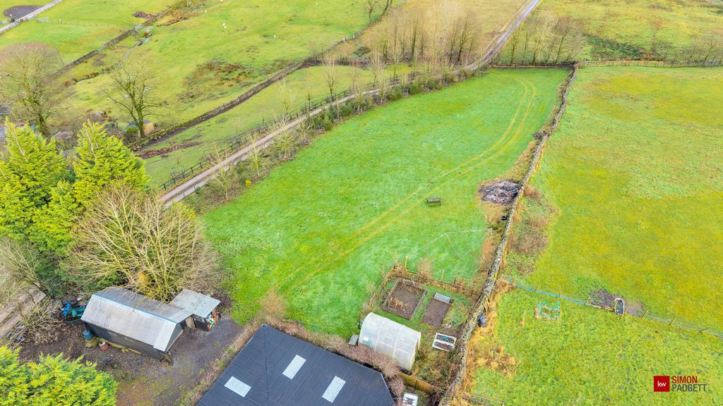 Property photo 2 of 41