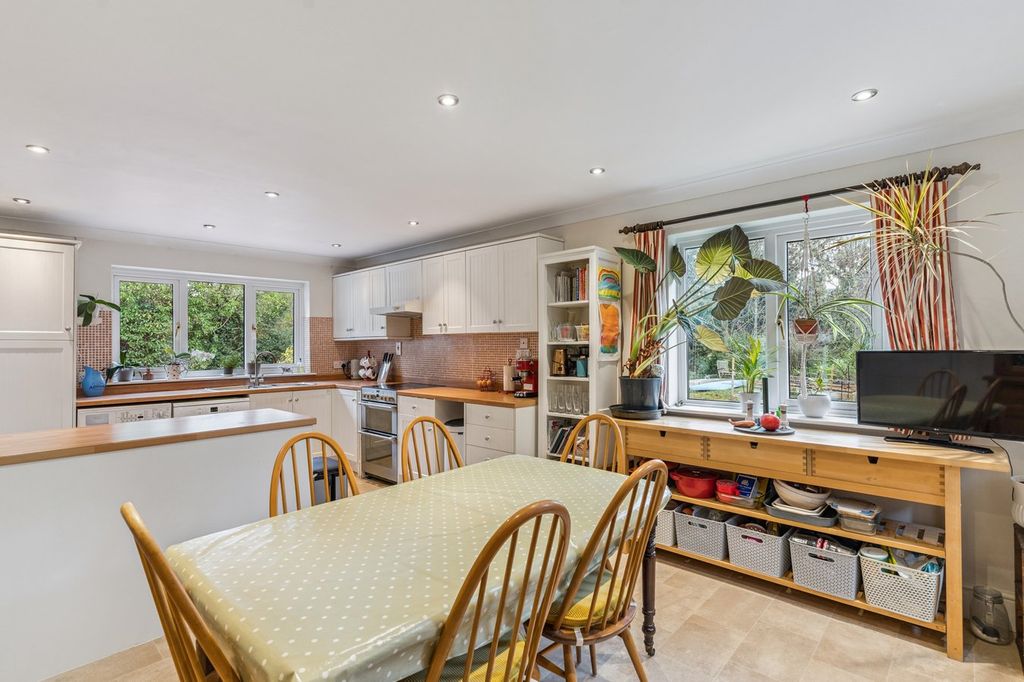 Property photo 3 of 22