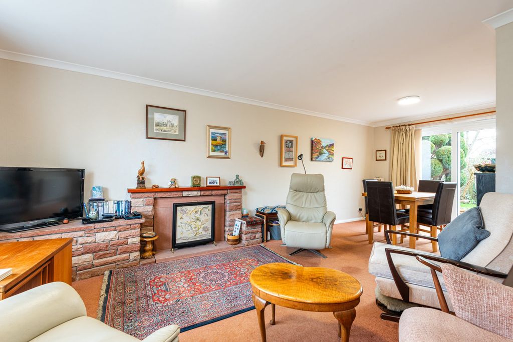 Property photo 3 of 27 Dining Lounge