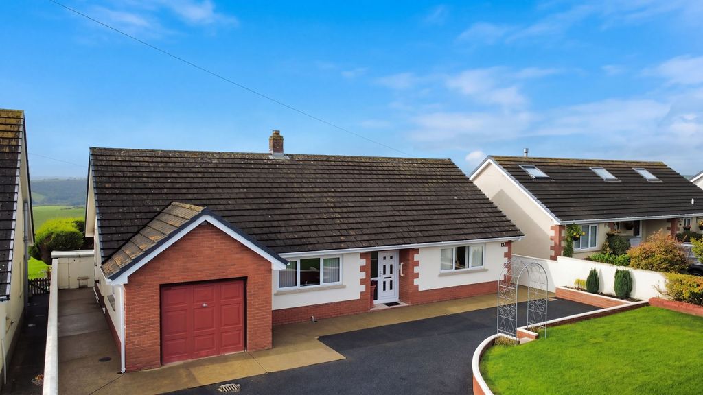 Property photo 3 of 19