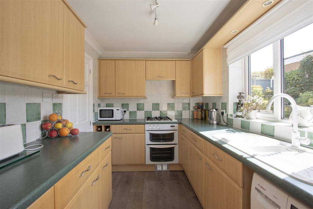 Property photo 2 of 17 Kitchen