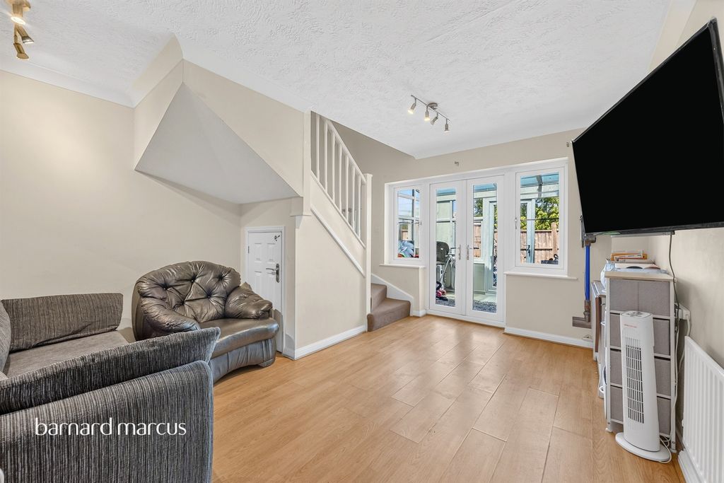Property photo 3 of 10