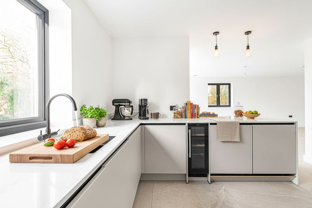 Property photo 3 of 29