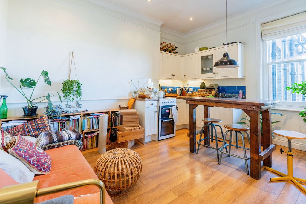 Property photo 2 of 7 2