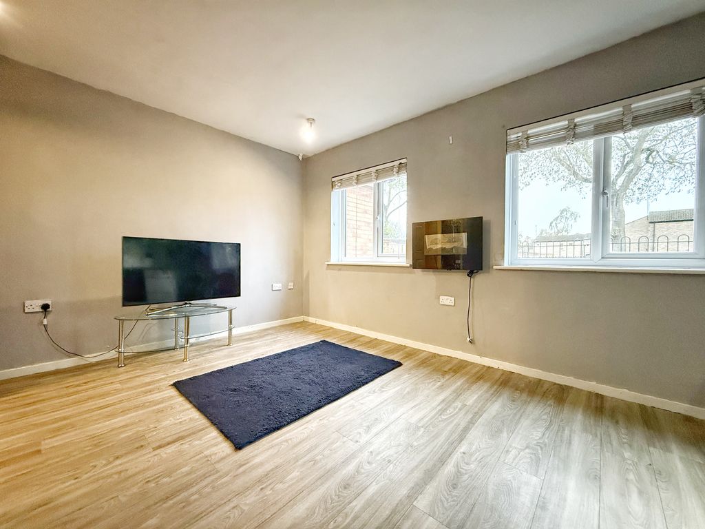 Property photo 3 of 8 Img_8884
