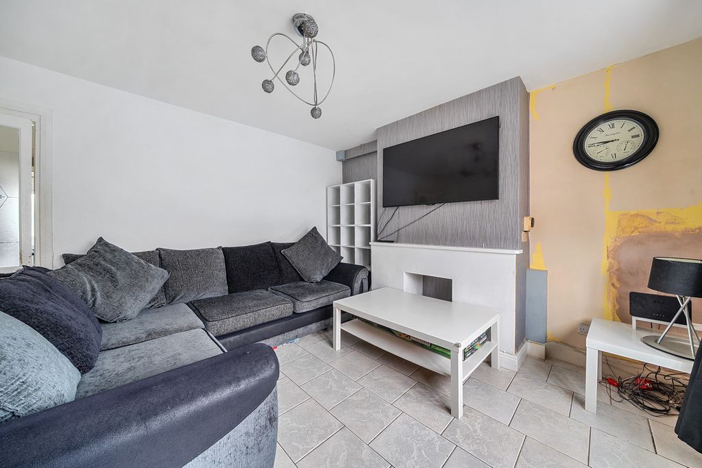 Property photo 3 of 13