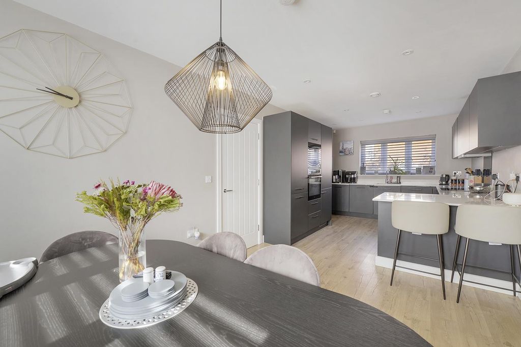 Property photo 3 of 21 18Morgan06.Jpg