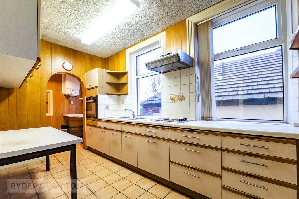 Property photo 3 of 23 Kitchen