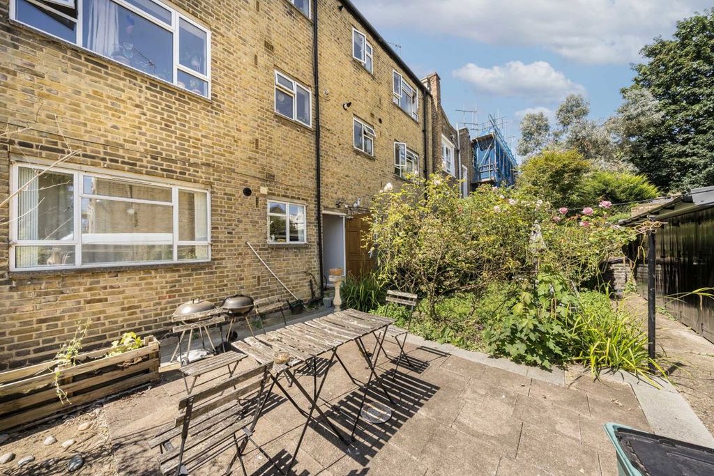 Property photo 2 of 7
