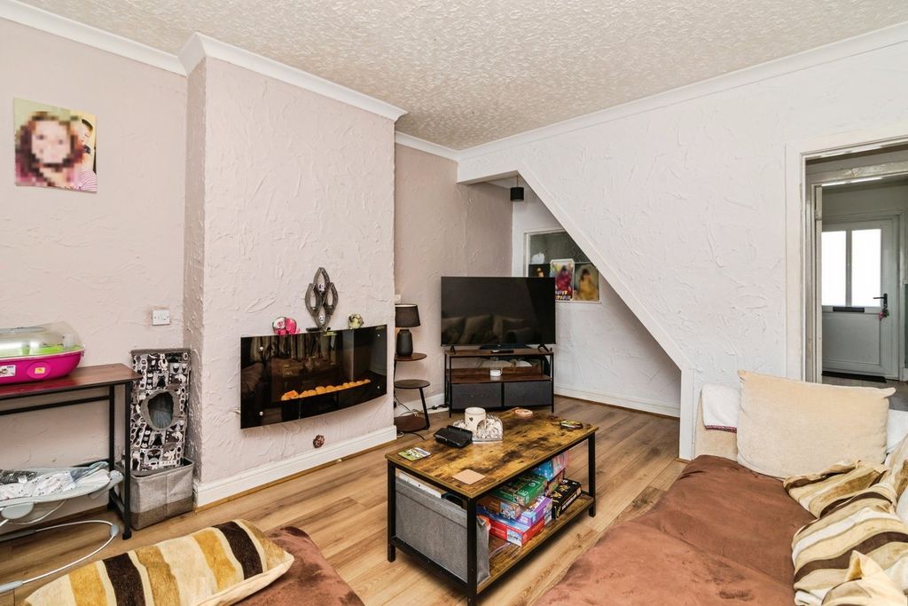 Property photo 3 of 14