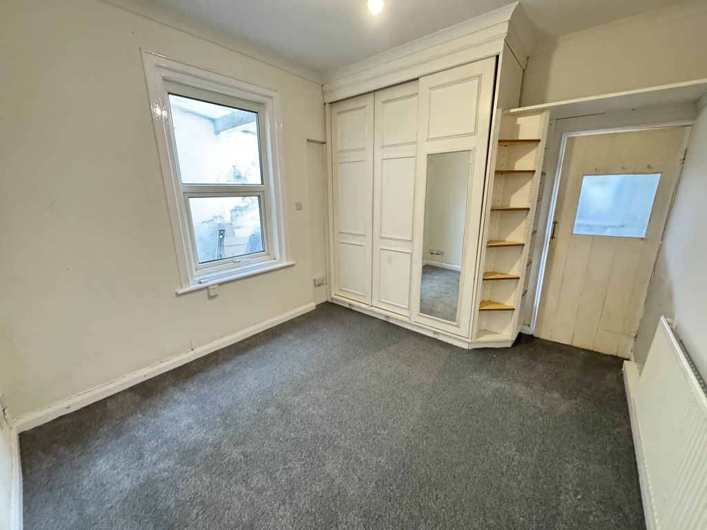 Property photo 1 of 4