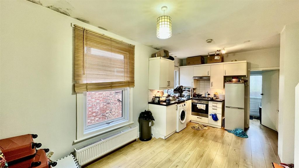 Property photo 2 of 7 Open Plan Kitchen/ Reception Room