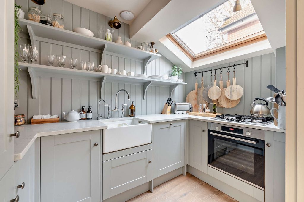 Property photo 1 of 8 Kitchen
