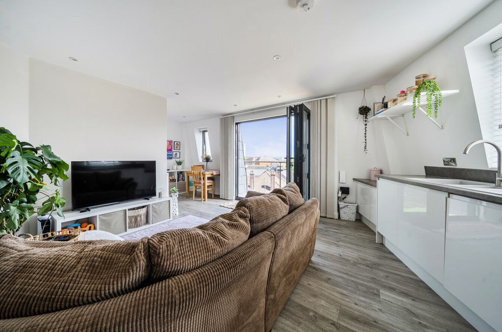 Property photo 2 of 13 1463454-8-6A04A39...
