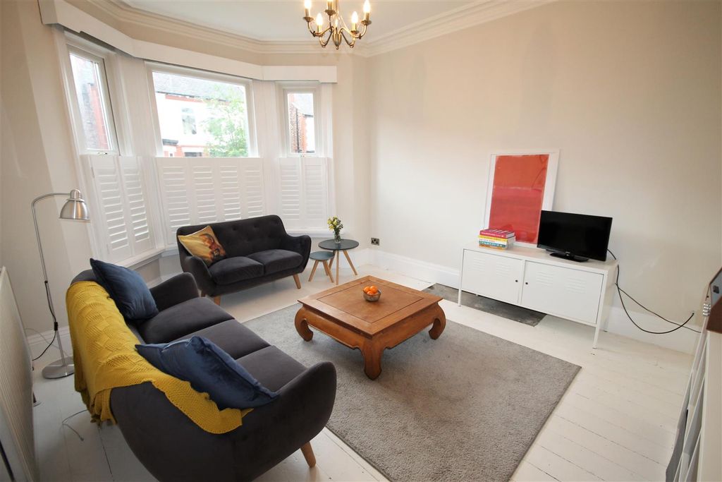 Property photo 2 of 18 Living Room