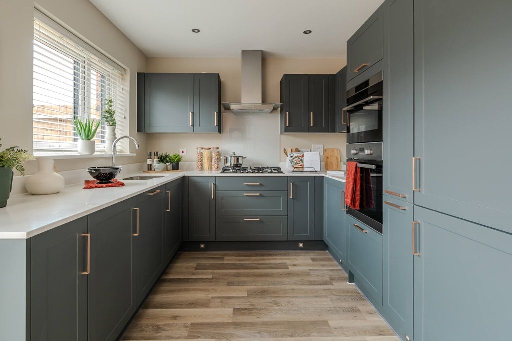 Property photo 1 of 10 A Modern Spacious Kitchen/Dining Area