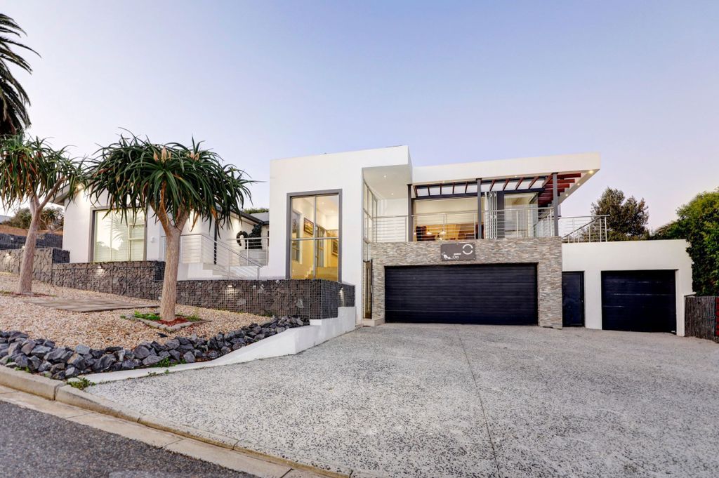 Property photo 1 of 44 Dbv1688315