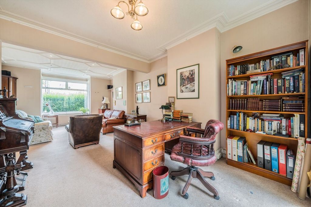 Property photo 3 of 7