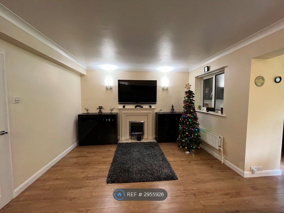 Property photo 2 of 20 Living Room Side 2