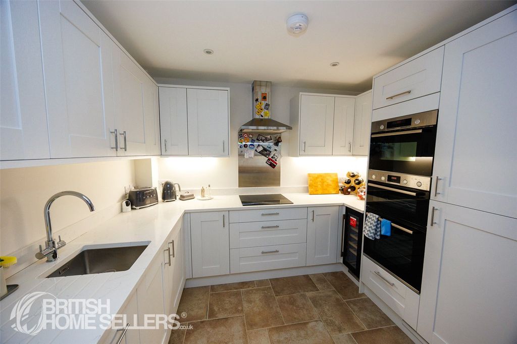 Property photo 3 of 29 Picture No. 24