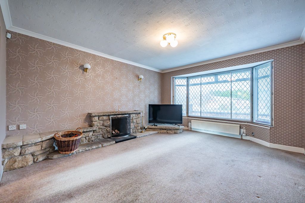 Property photo 2 of 45