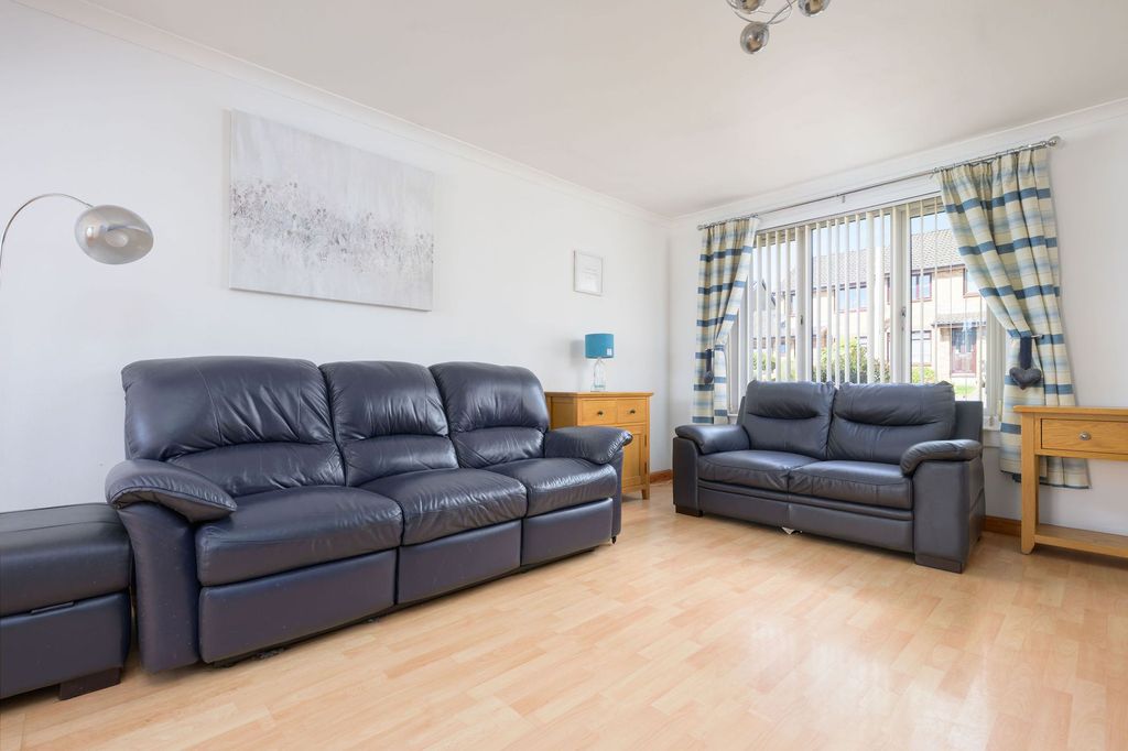Property photo 3 of 30