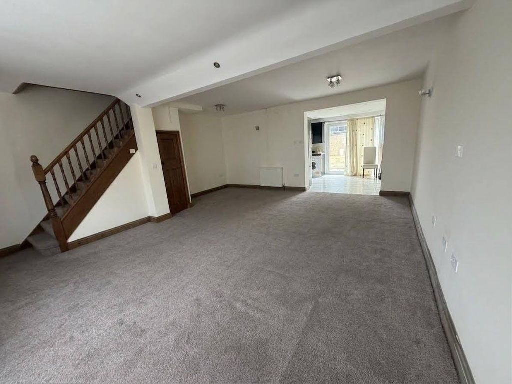 Property photo 3 of 9 Gallery