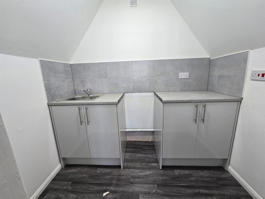 Property photo 3 of 16 Img-20250412-Wa0021.Jpg