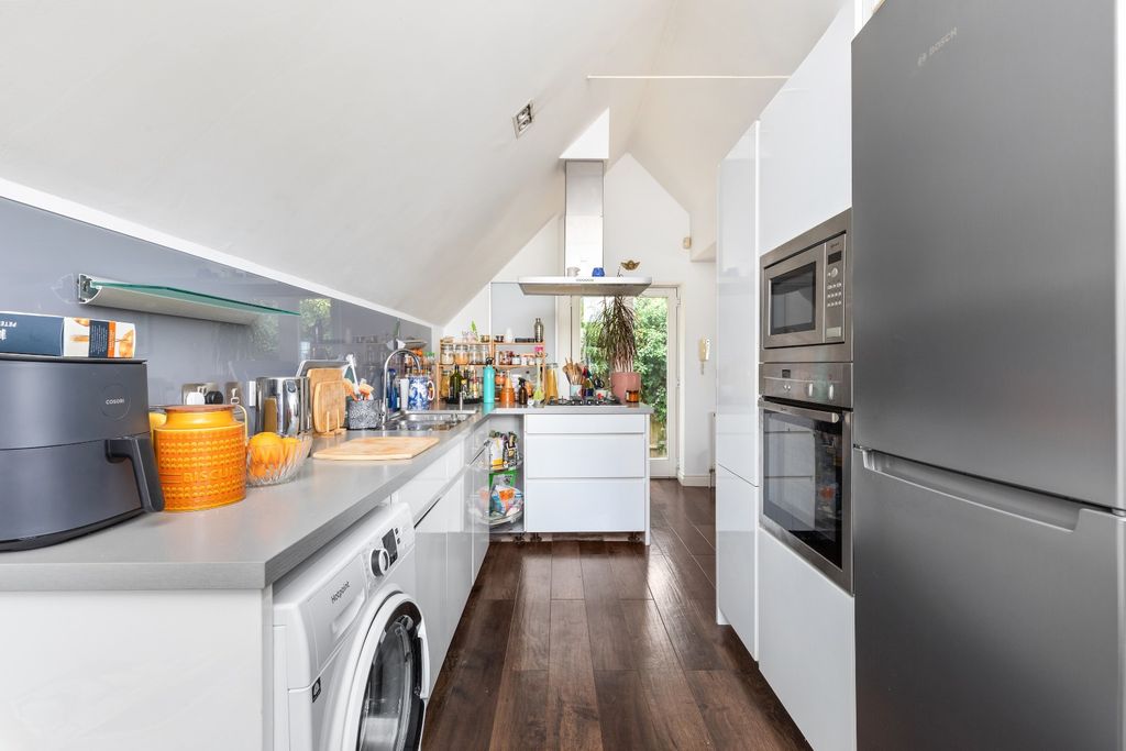 Property photo 2 of 13 5375023
