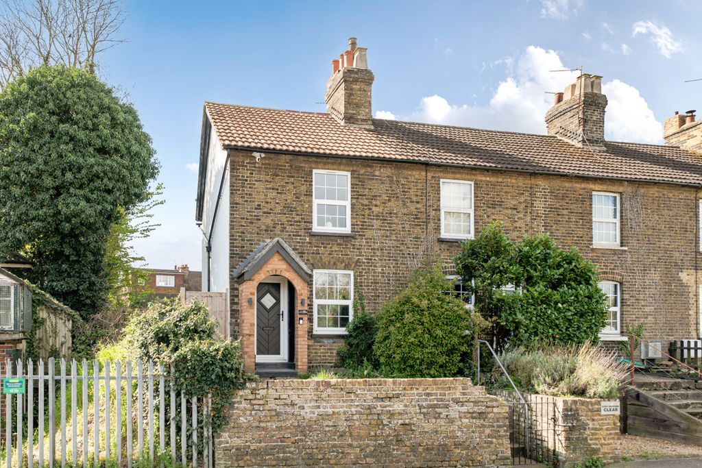 Property photo 1 of 20 External