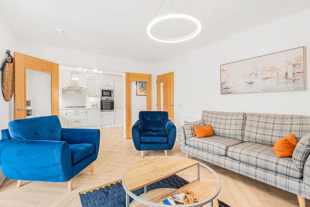 Property photo 3 of 47 4533686