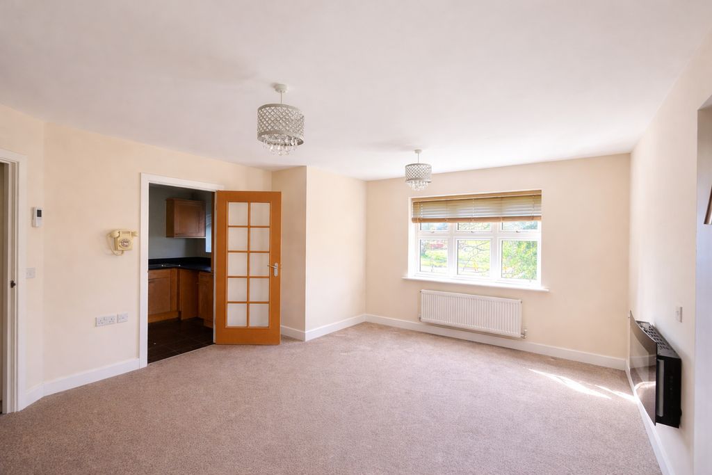 Property photo 3 of 8