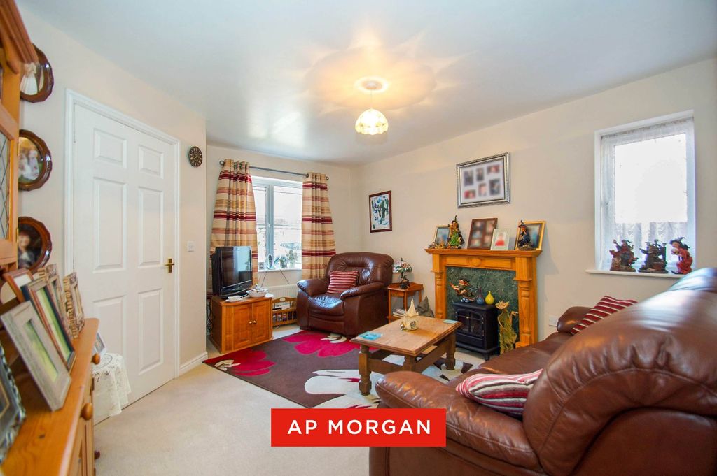 Property photo 2 of 10 Picture No. 16