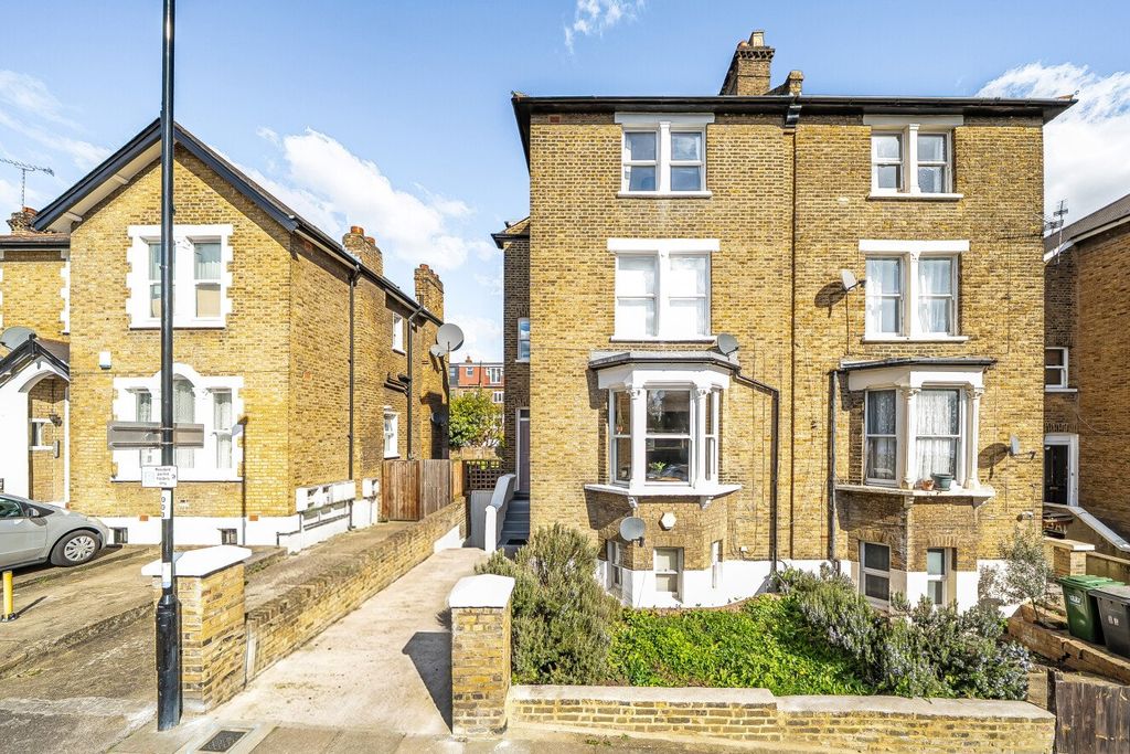 Property photo 2 of 19 Picture 2