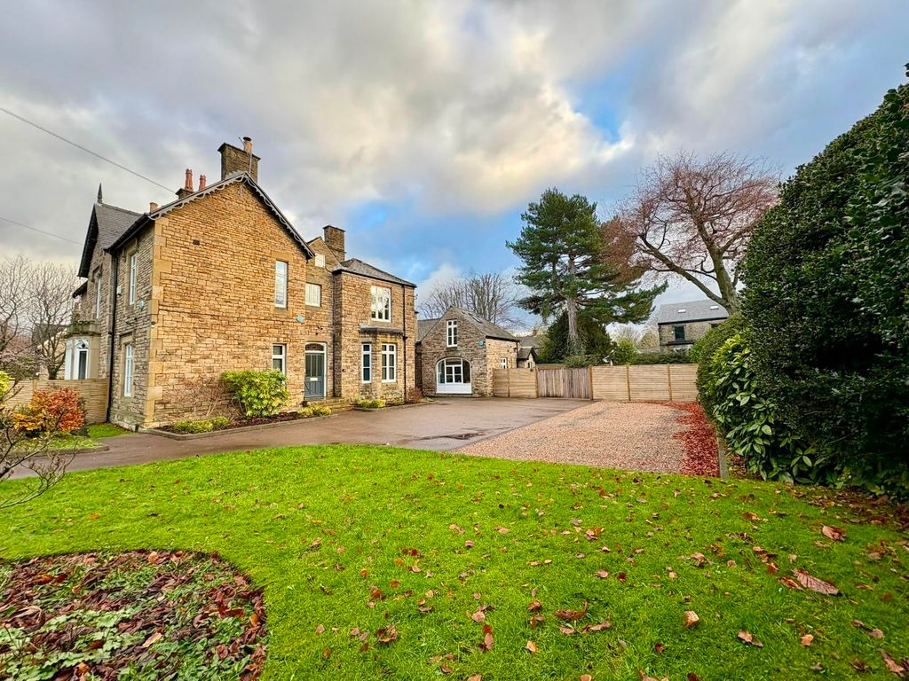 Property photo 2 of 46