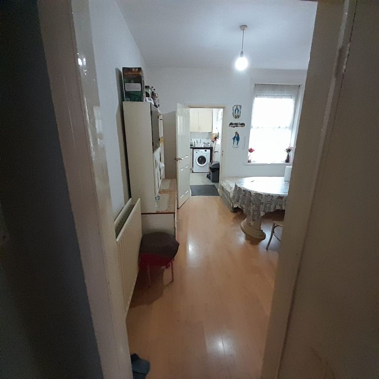 Property photo 2 of 6 Gallery