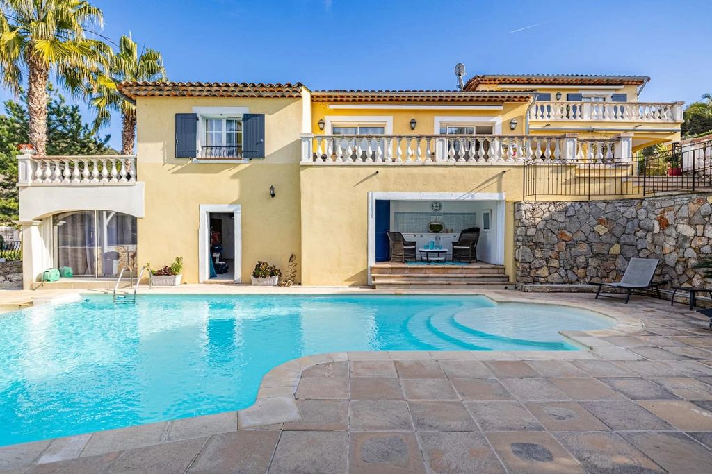 Property photo 1 of 11