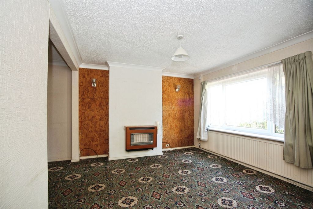 Property photo 2 of 20
