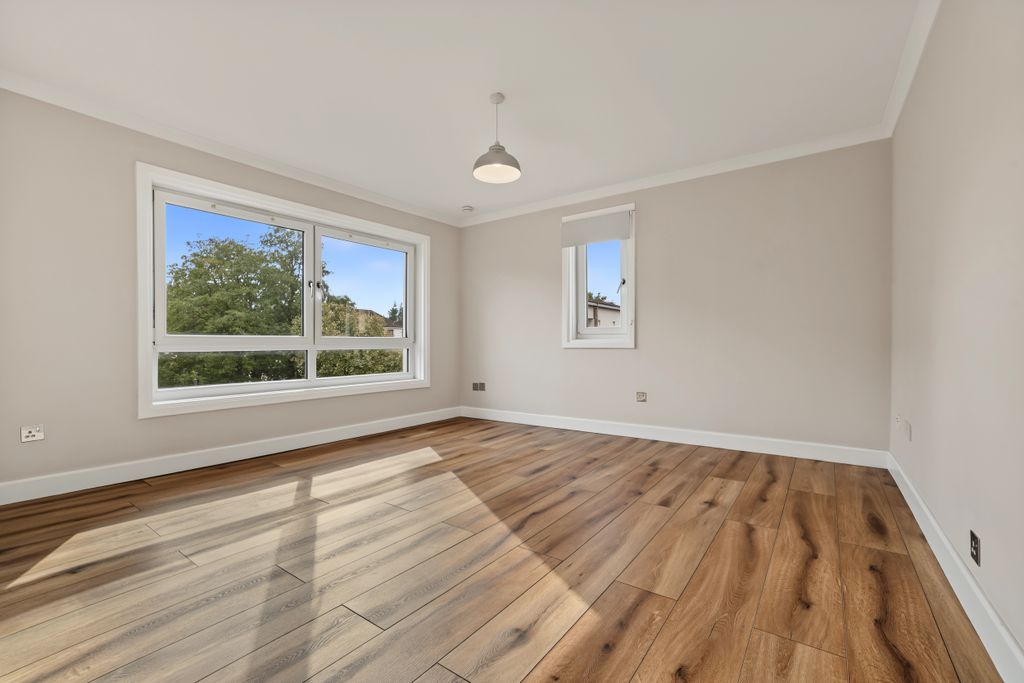 Property photo 3 of 25