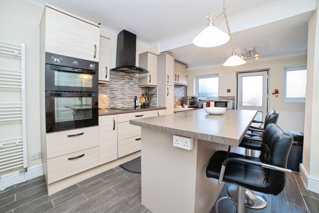 Property photo 1 of 17 Pbox-Img.Jpg